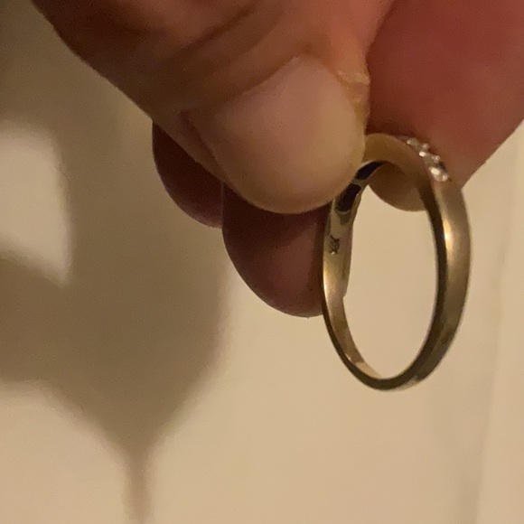 14K Vintage Gold Diamond Band - Picture 3 of 5